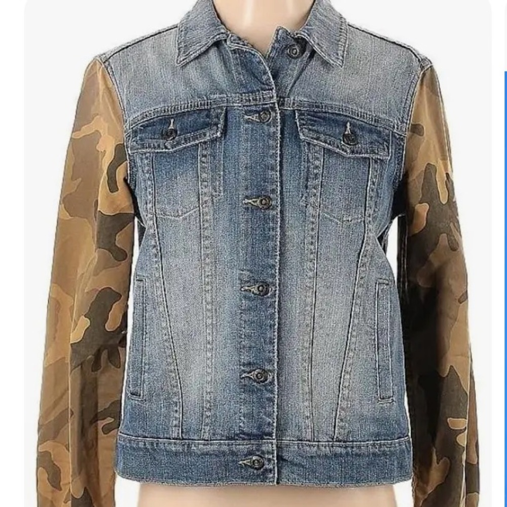 JOE’S JEANS DENIM AND CAMO JACKET. NWT. XS.